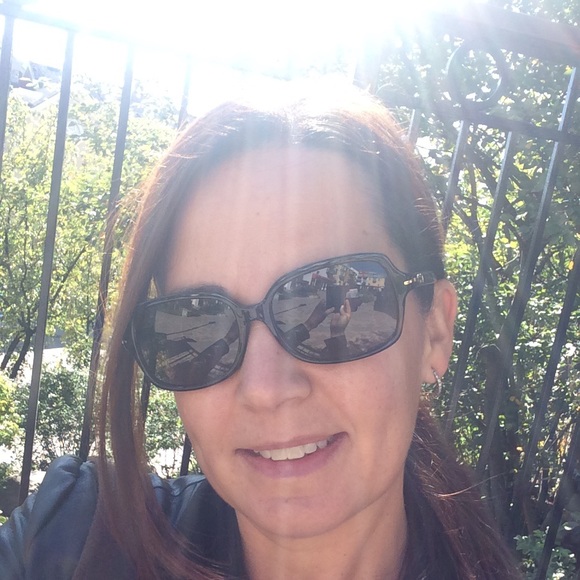 Meet your Posher, Isabelle - Picture 1 of 1